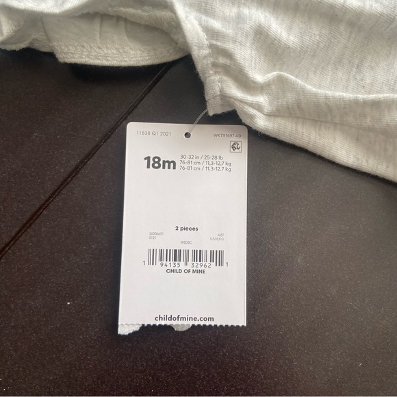 NWT Carter’s COM flamingo matching outfit: flutter sleeve top & bike shorts 18M - Picture 3 of 3